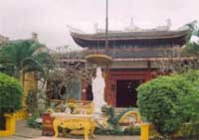 ChuaAnLacPagoda200.jpg