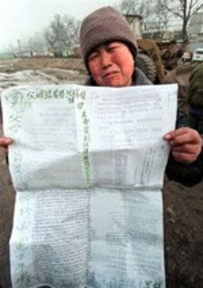 PROTEST-WOMAN-150.jpg