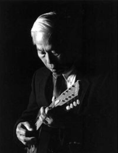 Nhạc sĩ Anh Việt. Photo courtesy of art2all.net
