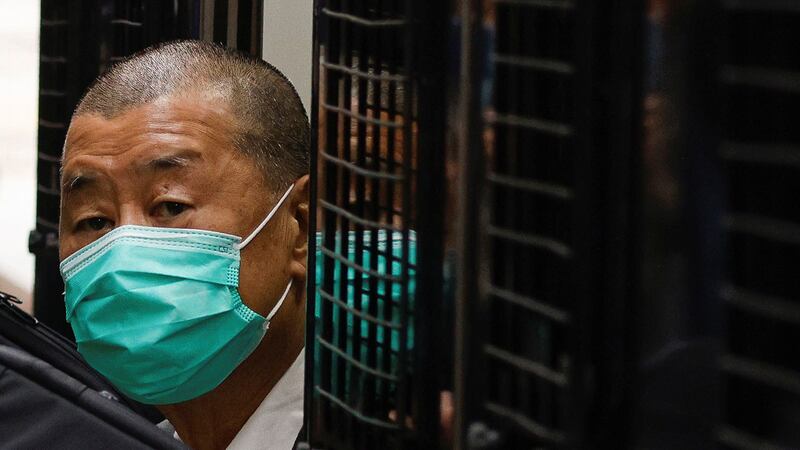 2021年2月9日，香港壹传媒集团创办人黎智英乘狱车抵达终审法院。（路透社）