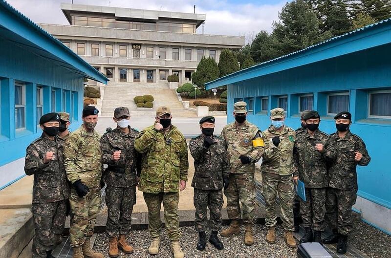 안준석 한국 육군 지상작전사령관이 공동경비구역(JSA)을 방문했다. 