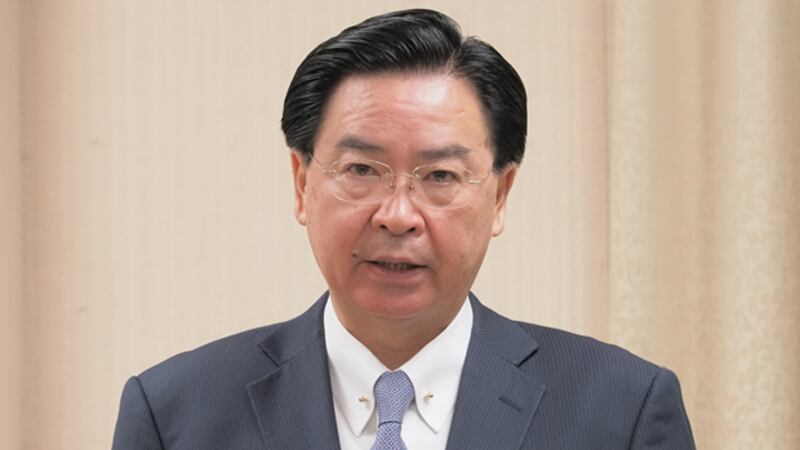 2020年7月24日,外交部長吳釗燮推特發文,感謝美國國務卿蓬佩奧演講肯定台灣蓬勃的民主發展。(鍾廣政 攝)