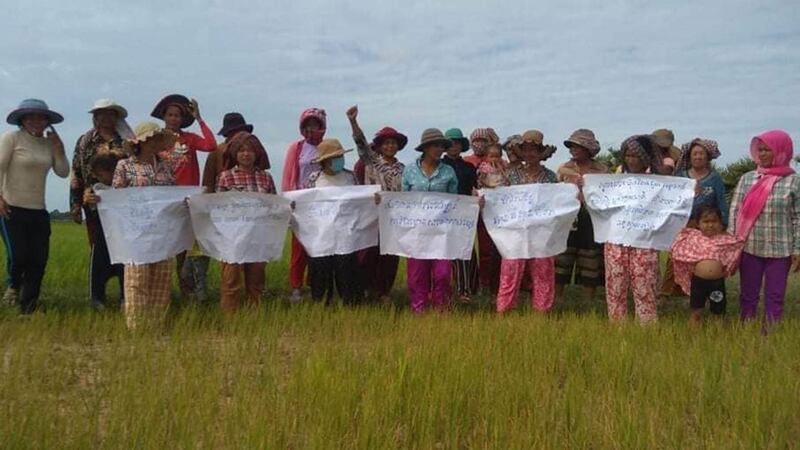People_in_Svay_Chrum_Svay_Reang_protest_his_land_dispute_02_08_2021.jpg