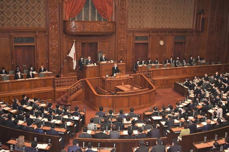 2022年2月1日，日本國會通過一項決議，關切中共對維吾爾人的大規模拘禁、宗教自由的鎮壓，以及中共鎮壓藏人、香港人和南蒙古人的人權問題。（日本國會官網）