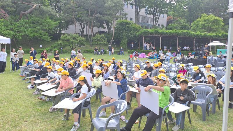 통일 골든벨에 참가한 어린이들.
