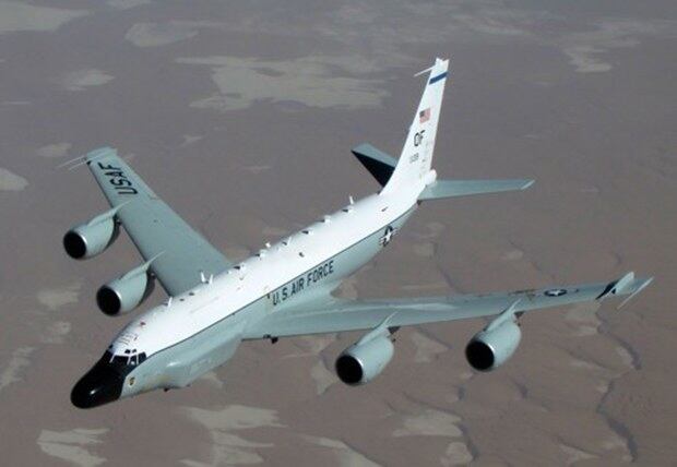 사진은 미국 공군 정찰기 RC-135W(리벳 조인트). 
