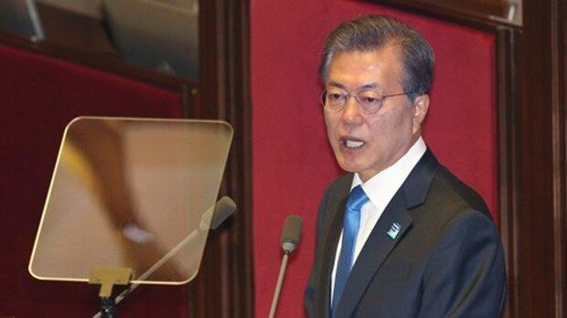 문재인 대통령이 1일 오전 서울 여의도 국회 본회의장에서 내년도 예산안 국회 본회의 상정에 따른 시정연설을 하고 있다. 