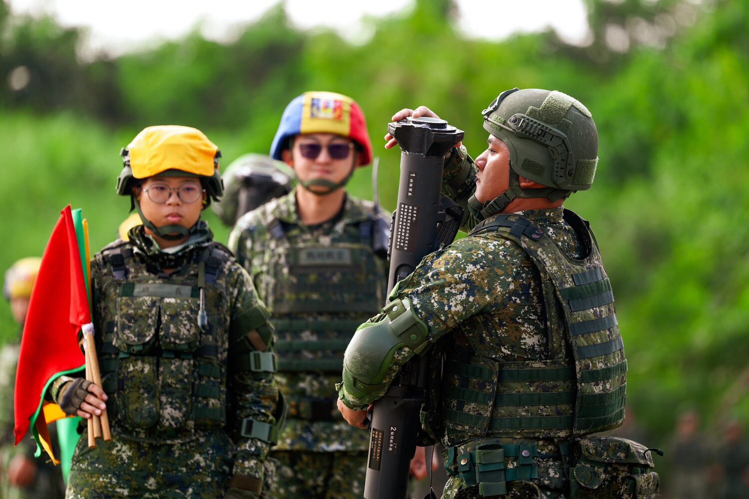 Taiwan may consider introducing foreign migrants into army