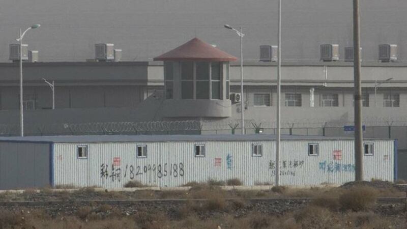 新疆的一所“再教育营” （美联社）