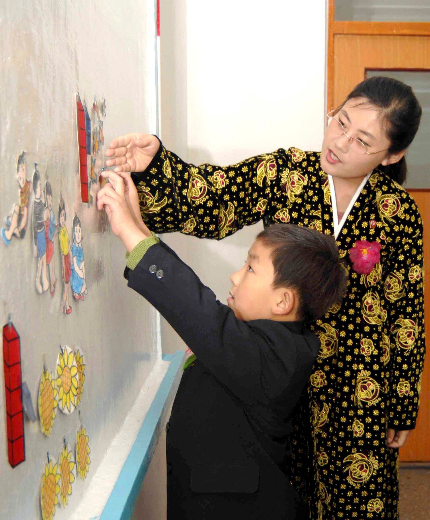 평양의 한 초등학교 수업 모습.