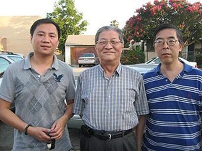 图片：陈一谘和吴仁华等人同贺王丹完成博士学位（RFA萧融)