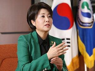 북한이탈주민지원재단 (남북하나재단)의 정옥임 이사장