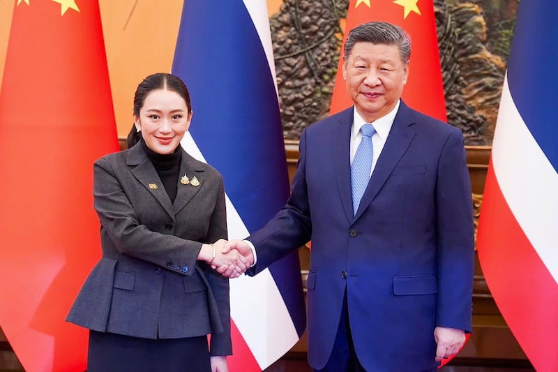 تايلاند باش مىنىستىرى پېتوڭتارىن شىناۋاترا(Paetongtarn Shinawatra) خىتاي رەئىسى شى جىنپىڭ بىلەن كۆرۈشتى. 2025-يىلى 6-فېۋرال، بېيجىڭ.