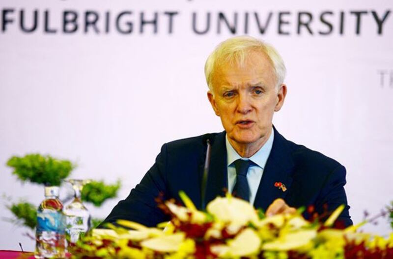 Ông Bob Kerrey phát biểu trong Lễ nhận quyết định thành lập Đại học Fullbright Việt Nam ngày 25/5/2016 tại TPHCM.
