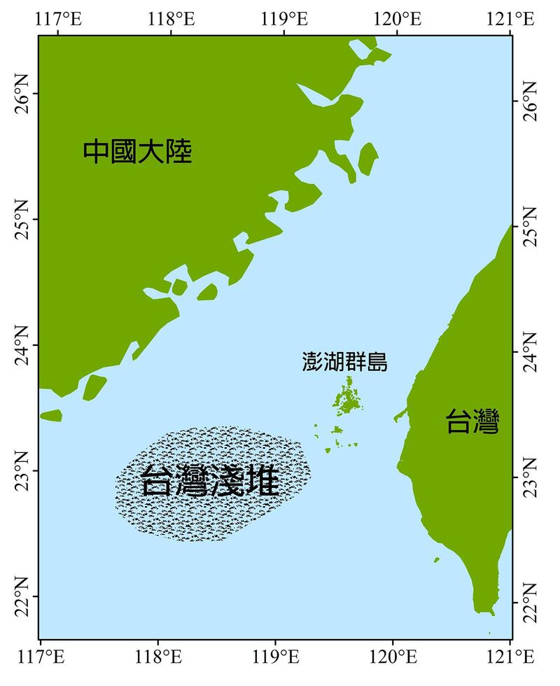 “台湾浅堆”被盗砂大军视为“海底大沙漠”,诱惑有如沙金。(郑明修提供)