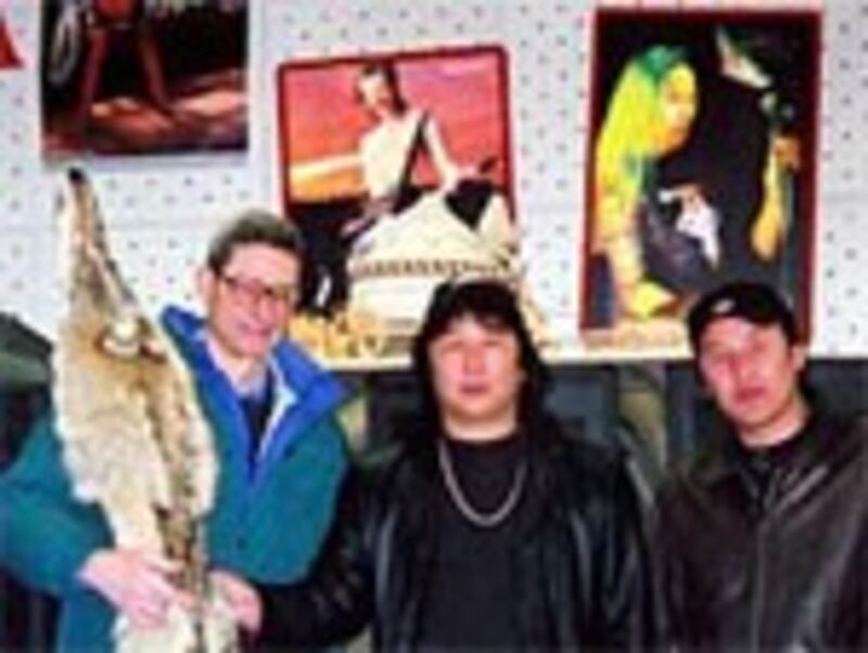 Mongolian_rock_band_Hurd2_1.jpg