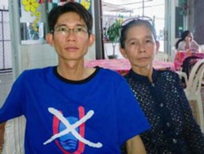 Đinh Nhật Uy và mẹ Bà Nguyễn Thị Kim Liên. Citizen photo.