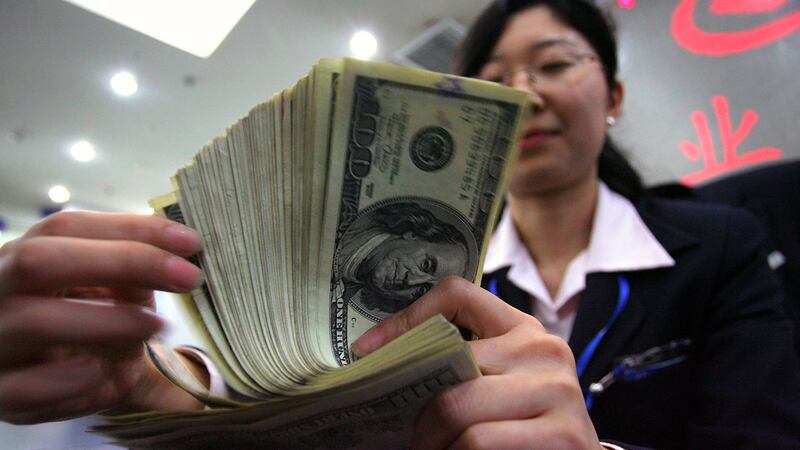 中国国家外汇管理局本周五表示,截至6月末,外汇储备余额31123亿美元。(路透社资料图片)