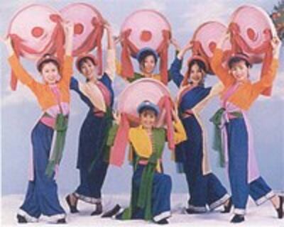 LacHongTraditionalMusic200.jpg