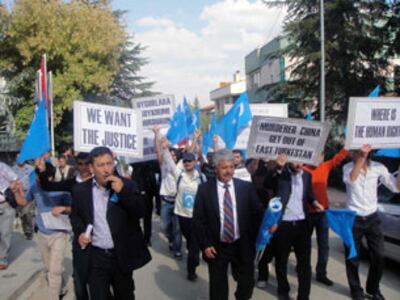 Enqerede-namayish-1001-2010-siyit-tumturk-efendigil-1-305