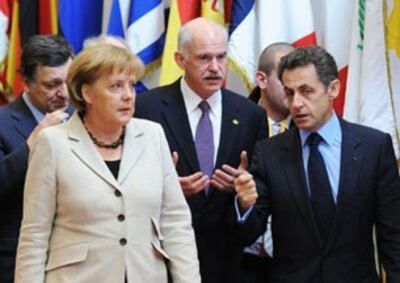 Từ trái bà thủ tướng Đức Angela Merkel, thủ tướng Hy Lạp George Papandreou, tổng thống Pháp Nicolas Sarkozy (Brussels 2010)