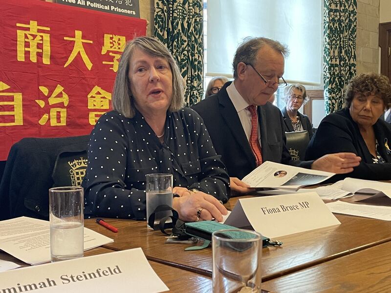 英国国会议员、首相国际宗教自由特使布鲁斯（Fiona Bruce）引用圣经中的"真理必叫你们得以自由"（the truth will set you free），赞扬中国公民记者张展和当年天安门广场上的学生一样， 都是为了真理而战，不应被世人忘记。（文在山摄）
