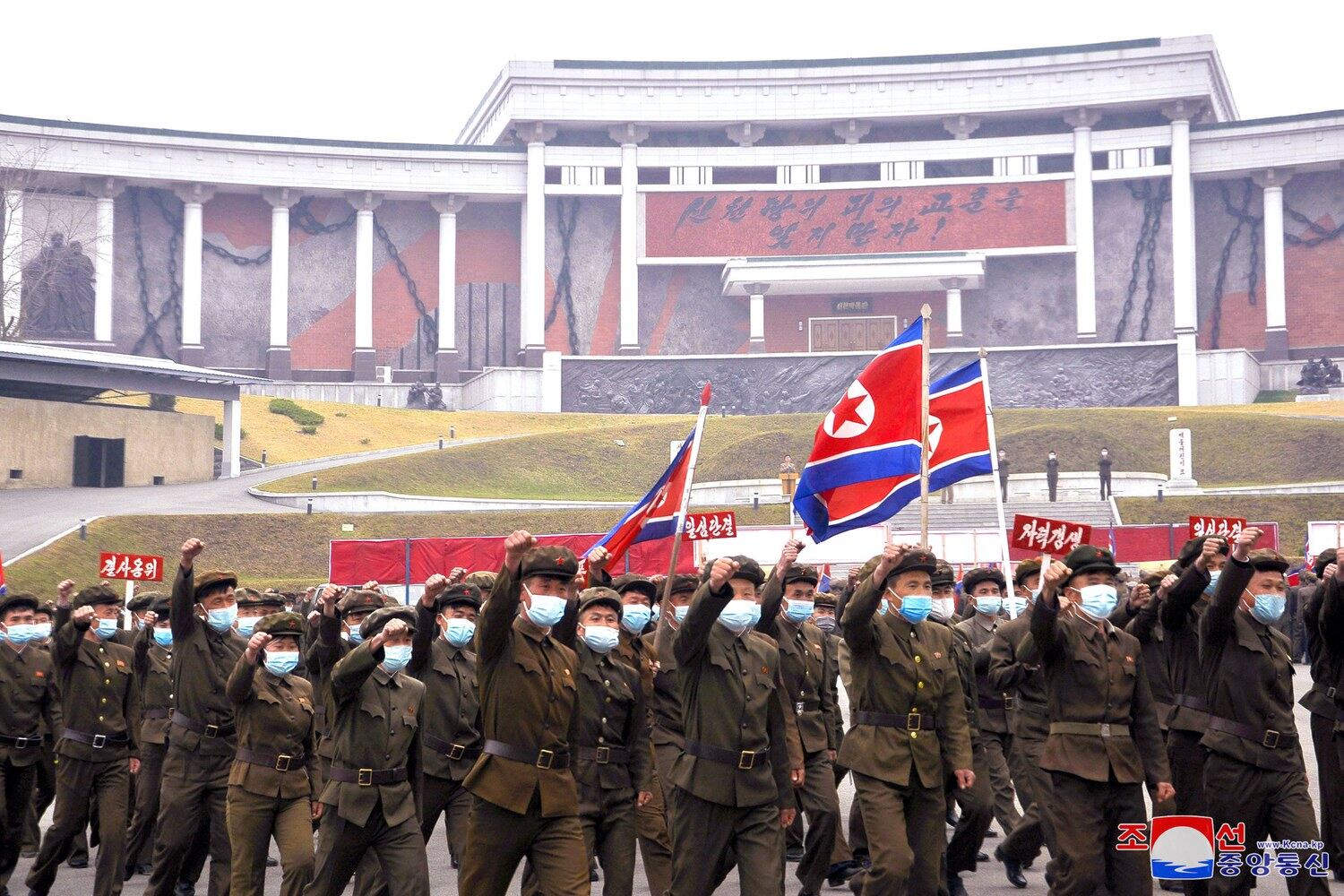 북한이 지난달 개최한 노동계급과 직맹원들 복수결의모임.
