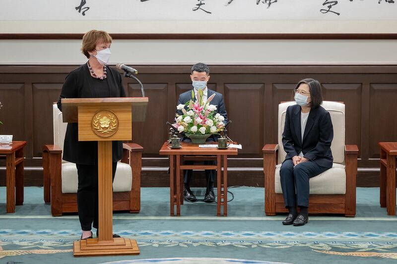 「美國外交政策全國委員會」會長艾略特：對話是維持區域和平穩定及繁榮最好的方式。（總統府提供）