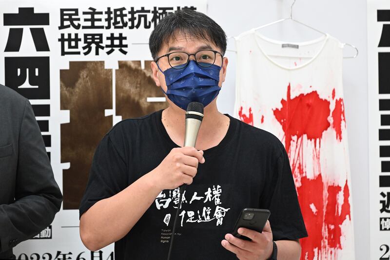 台灣人權促進會秘書長施逸翔:紀念六四事件是民主人權對抗極權反人類的戰爭。(鍾廣政攝)