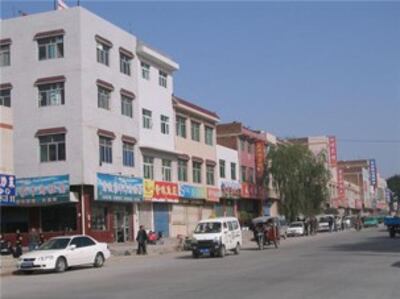 图片：面临拆迁改造的东姜村完好房屋和街道（志愿者提供）