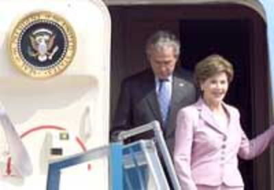 LauraBushAirforce200.jpg