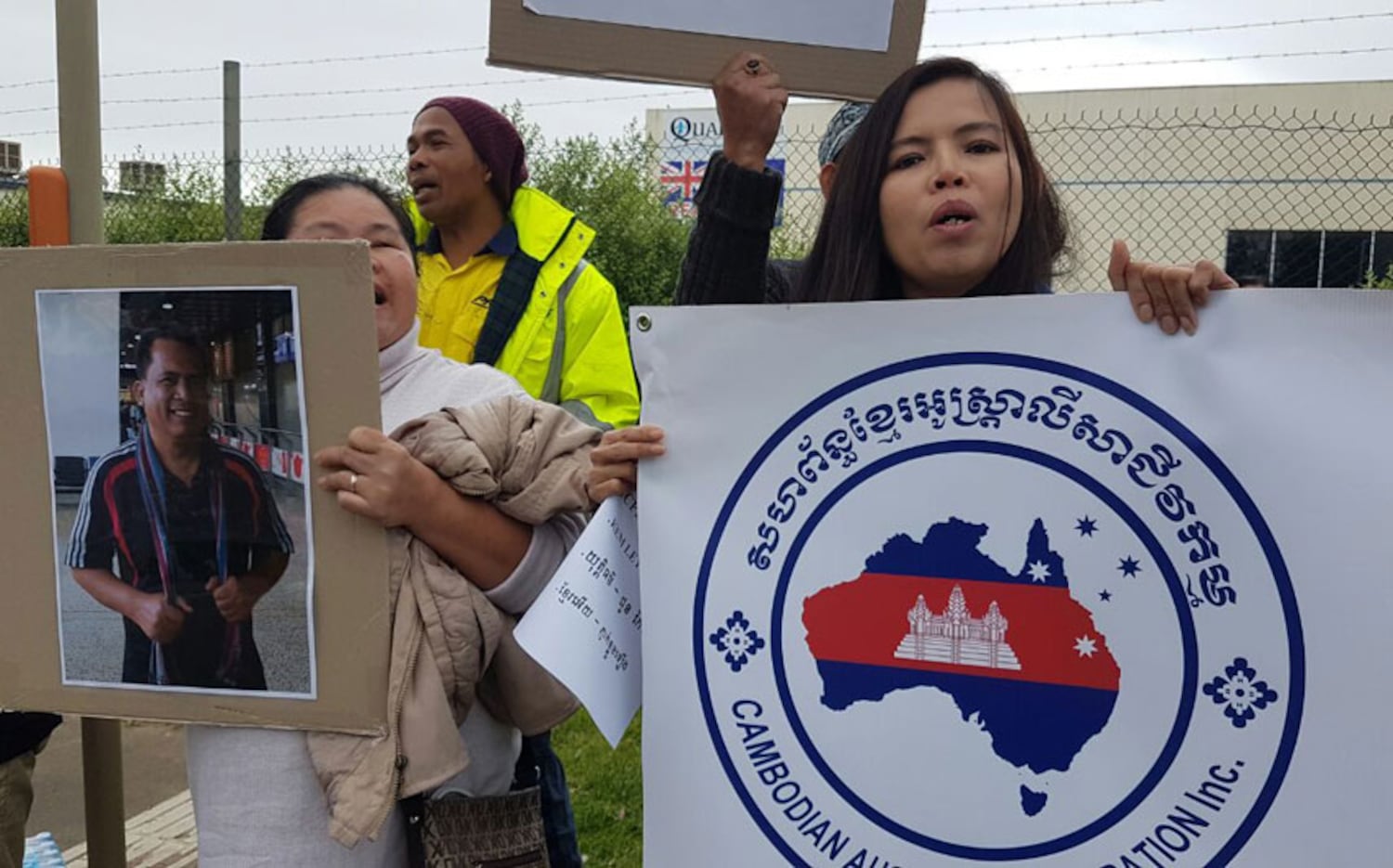 ពលរដ្ឋ​ខ្មែរ​រស់​នៅ​អូស្ត្រាលី​តវ៉ា​ប្រឆាំង​​វត្តមាន​លោក ហ៊ុន ម៉ាណែត នា​ទីក្រុង​ម៉ែលប៊ន (Melbourne) ប្រទេស​អូស្ត្រាលី នៅ​ថ្ងៃ​ទី​៧ ខែ​តុលា ឆ្នាំ​២០១៦។