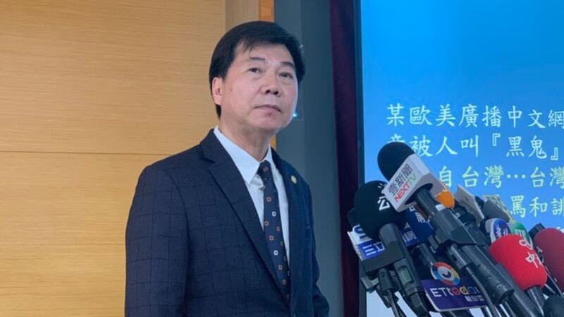 调查局资安工作站张尤仁主任说明，查出中国网军冒台湾之名向谭德塞道歉。(记者 黄春梅摄)