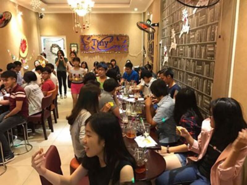 Một buổi sinh hoạt của các bạn Trường Mở Cần Thơ. 