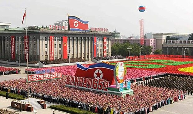 지난 2013년 북한 정권수립 65주년 기념일을 맞아 평양에서 벌인 예비병력인 노농적위군 열병식 모습.