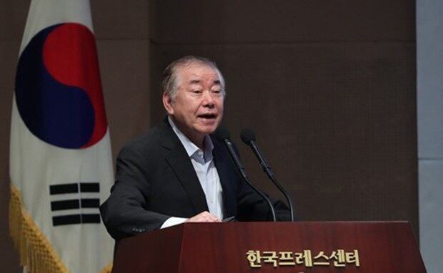 문정인 대통령 통일외교안보특별보좌관이 10일 오전 서울 중구 한국프레스센터에서 열린 '민화협-연세대 김대중 도서관 2019 민족화해 국제심포지엄'에 참석,기조연설을 하고 있다.
