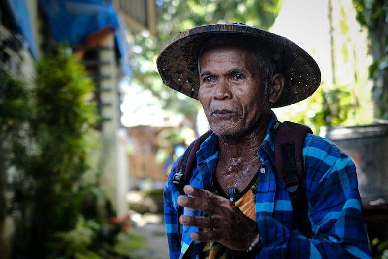 Nelson De Guzman, an Aeta and member of the tribe living at Sitio Sapang Kawayan gesteure during an interview with journalists at Capas, Tarlac, Philippines, Sept. 15, 2026