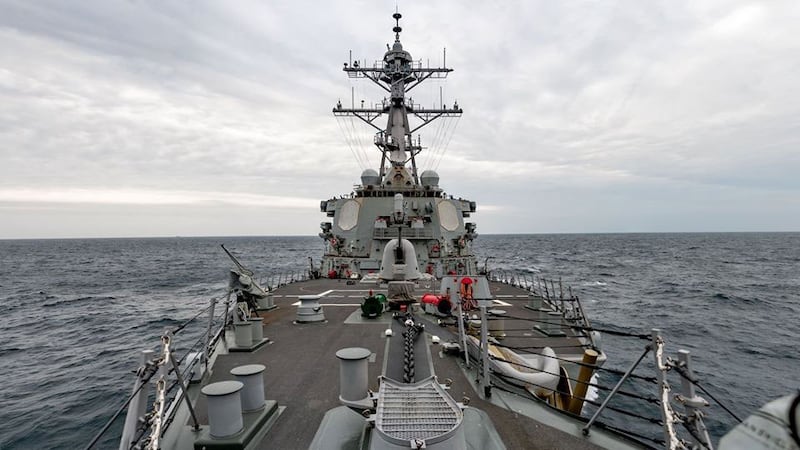 美鉴贝瑞号继4月10日后，再度航经台湾海峡。（图／翻摄自U.S. Pacific Fleet脸书）
