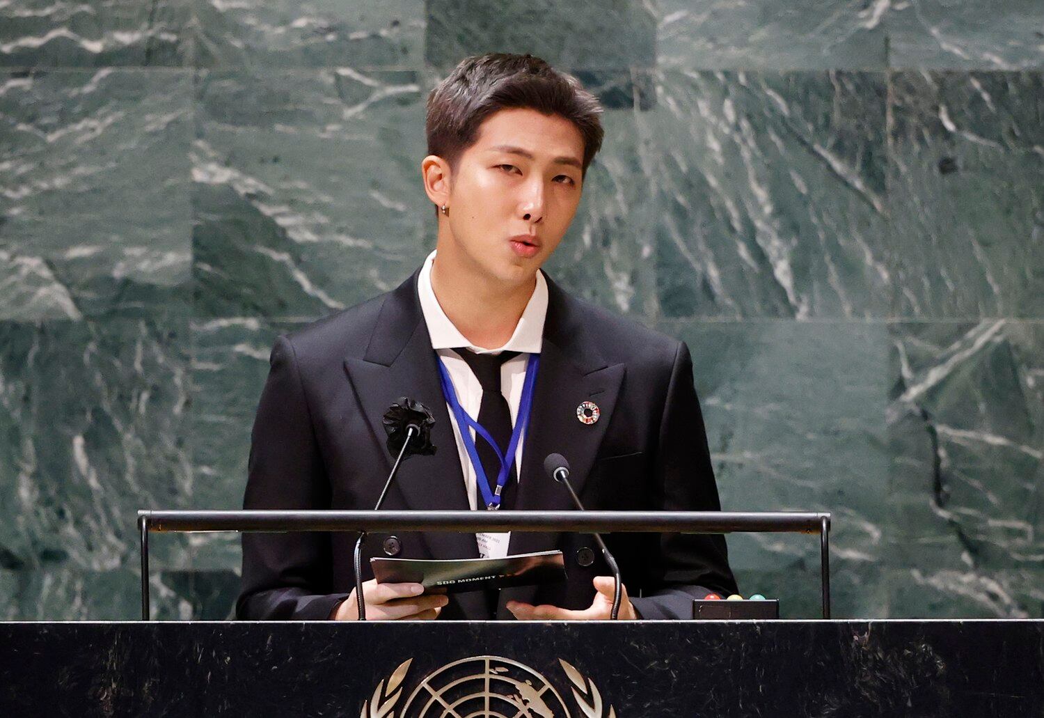 BTS 멤버인 RM이 지난 20일 유엔총회에서 연설을 하고 있다.