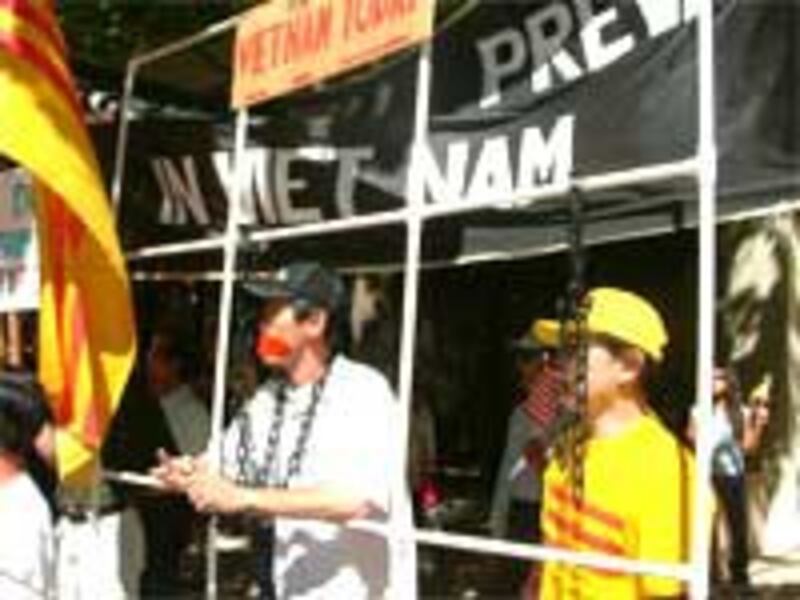 VnSeatleProtest200.jpg