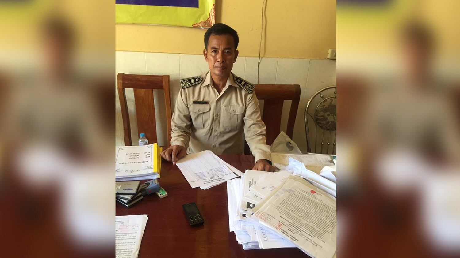 អាជ្ញាធរបង្ខំលោក ចៅ វាសនា ឲ្យចុះចូលនឹងបក្សកាន់អំណាច