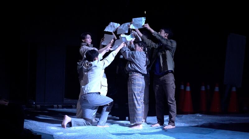 中国白纸运动烟灭灰烬，今年夏天在台湾燃起新火花，以当代舞作诠释抗争。（李宗翰摄影）