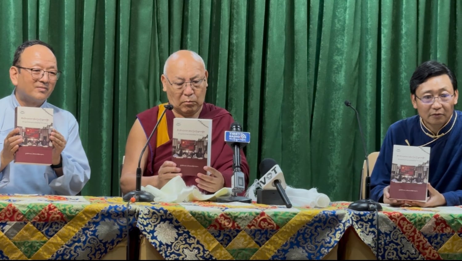 ཆིངས་ཡིག་དོན་ཚན་ ༡༧ སྐོར་ཤེས་ན་བོད་དོན་འཐབ་རྩོད་ཀྱི་ཐབས་ལམ་ལ་ཕན་ནུས་ཡོད་སྐོར་གསུངས།