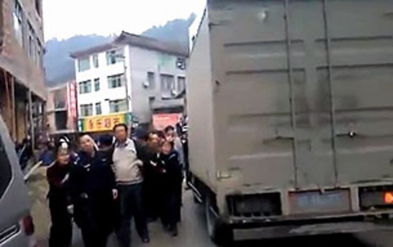 Guizhou_Mine_Officials03162012_305.jpg