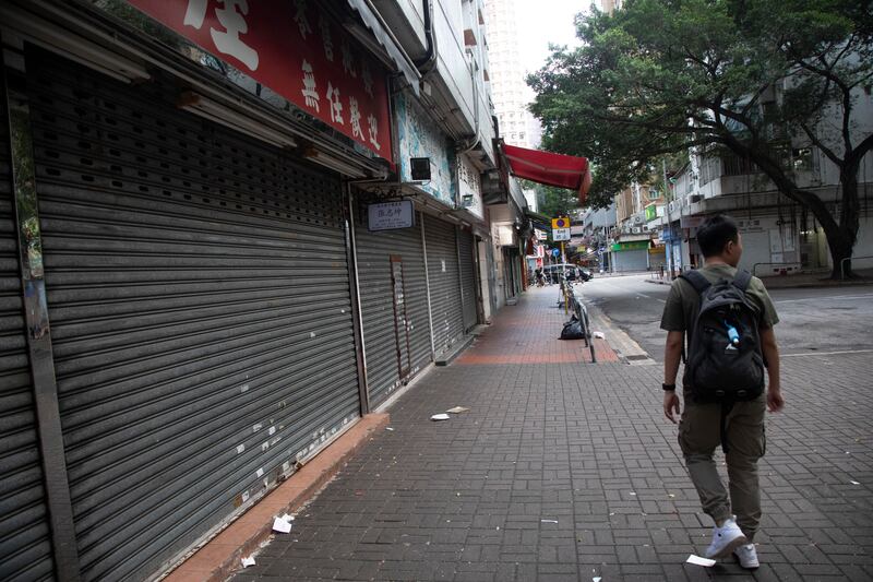 事件翌日，網傳黑幫會發動保衛家園行動，事發地點「雞地」一帶店鋪全關。 （吳志平攝）