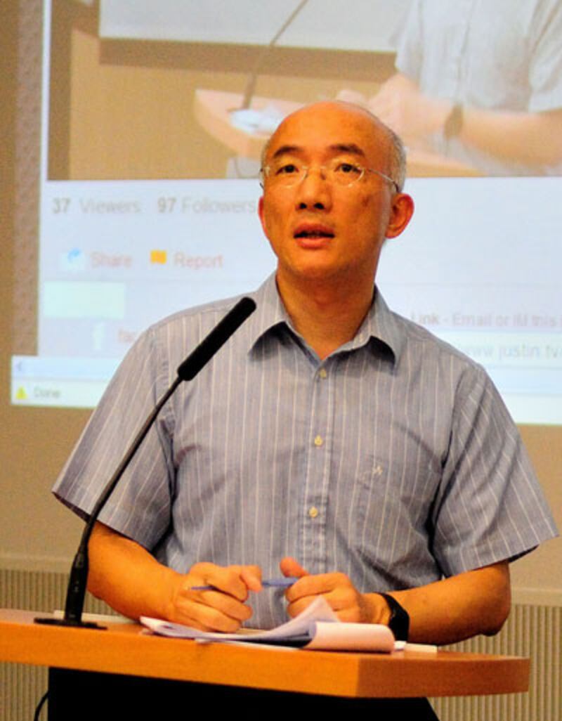 在香港科技大學教授政治的副教授成名承認,學生由主要本地生擴展到其他非本地生特別是來自大陸的學生時,他在教授時需要耗費更多時間講授事件的背景,以便非本地生學生能清楚了解。(網民提供)