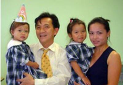 Dân biểu liên bang Cao Quang Ánh cùng gia đình