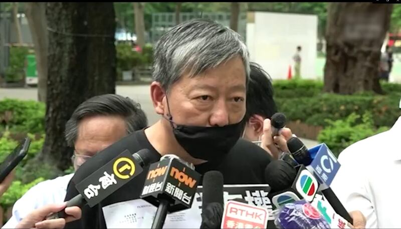 2020年,香港維園六四燭光晚會首次遭警方反對。組織晚會的支聯會主席李卓人批評,警方是以限聚令和抗疫作藉口,打壓六四集會,這亦代表著「一國兩制」結束。(鄧穎韜攝)