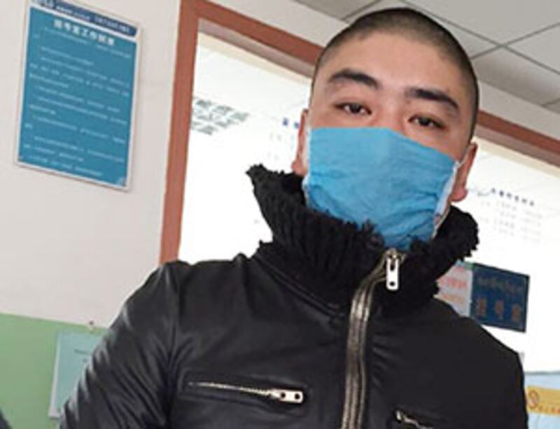 西藏比如縣歌手貢布丹增被羈押逾年半，2015年4月15日傳出他被判刑3年半的消息。 (照片來自西藏人權民主促進中心﹐拍攝日期不詳)