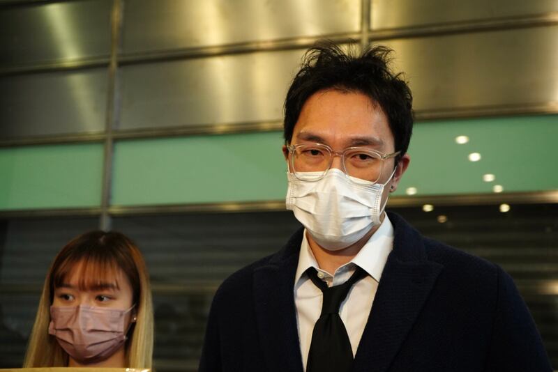漁護署野豬絕育計劃參與獸醫謝裕輝認為，要杜絕野豬在市區出沒的源頭，應該禁止餵飼。（文海欣 攝）